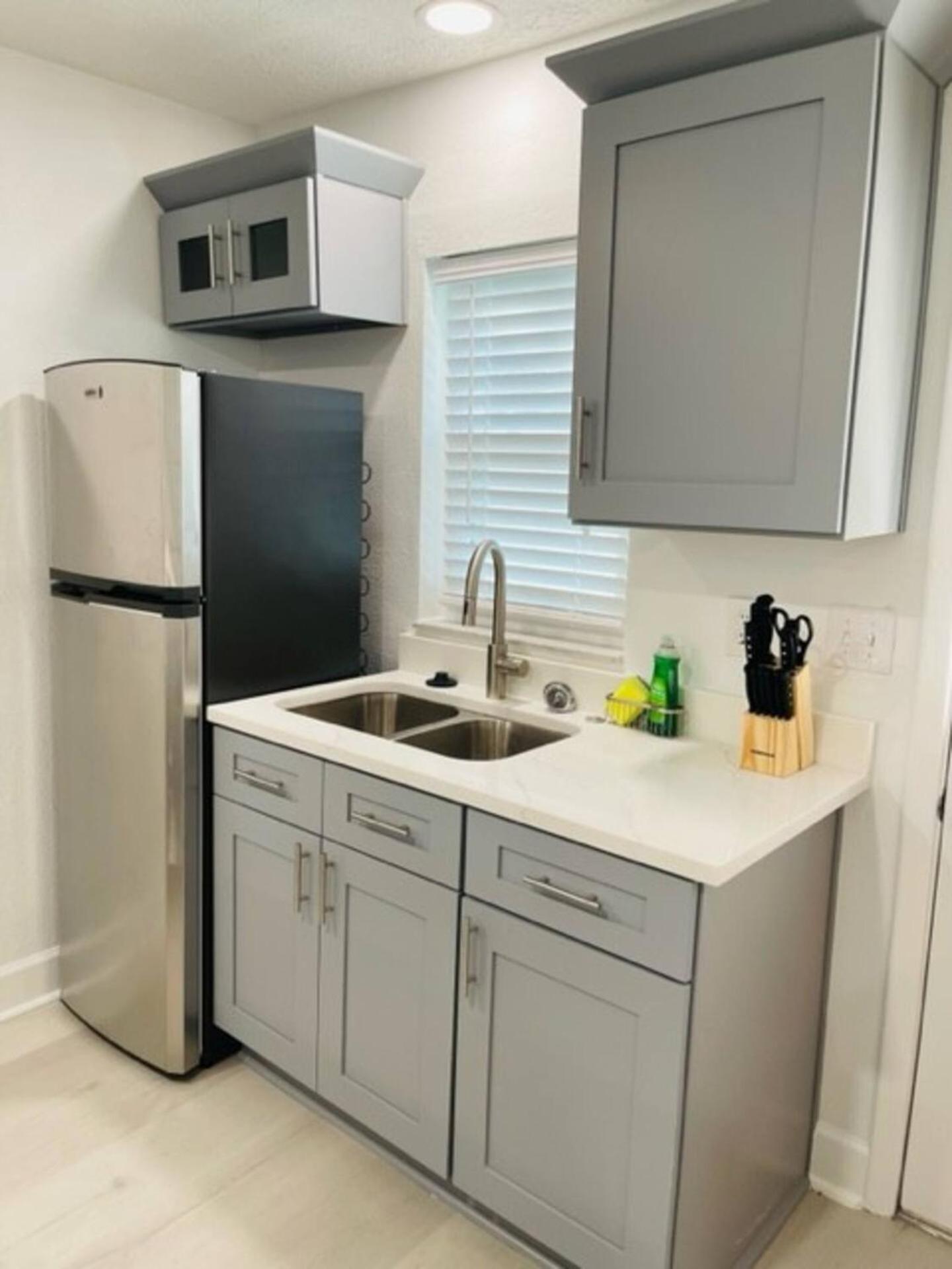 Walk Everywhere! 1-Bedroom Gem In Downtown Hub Ню Порт Ричи Екстериор снимка